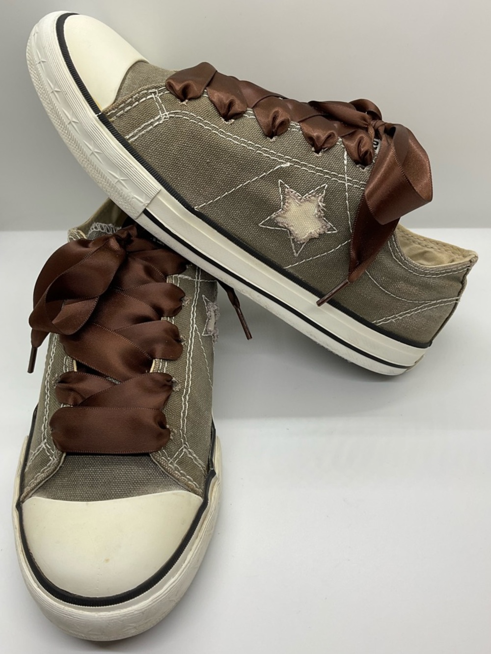 🦊 Converse ALL STARS Junior Kids Size 6 Gray/Beige Vintage Sneakers Satin Laces
